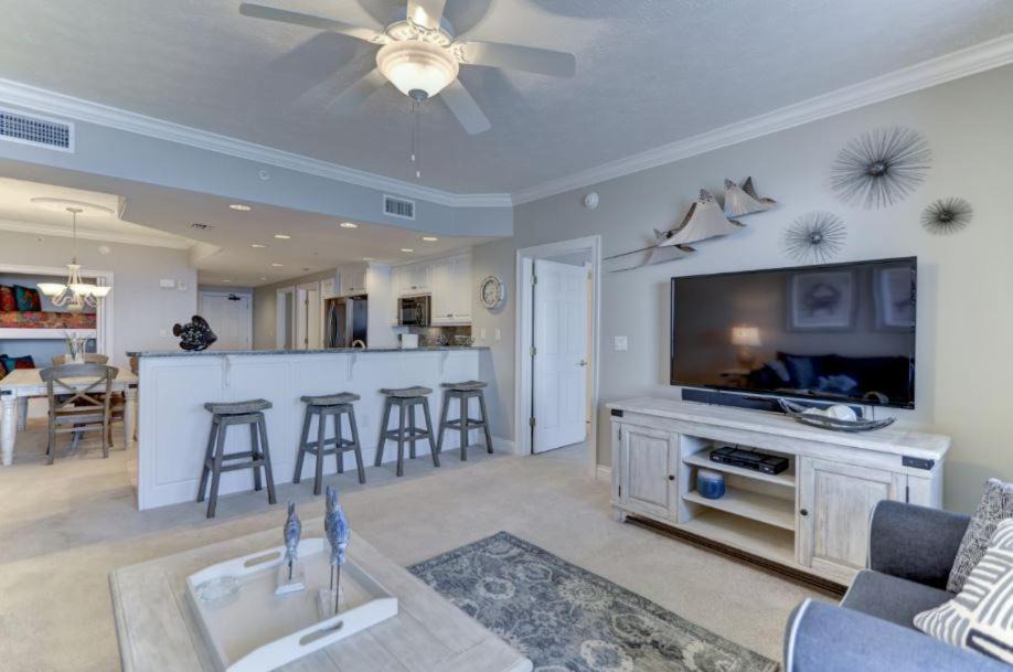Photo of Livingroom in Lower Grand Lagoon