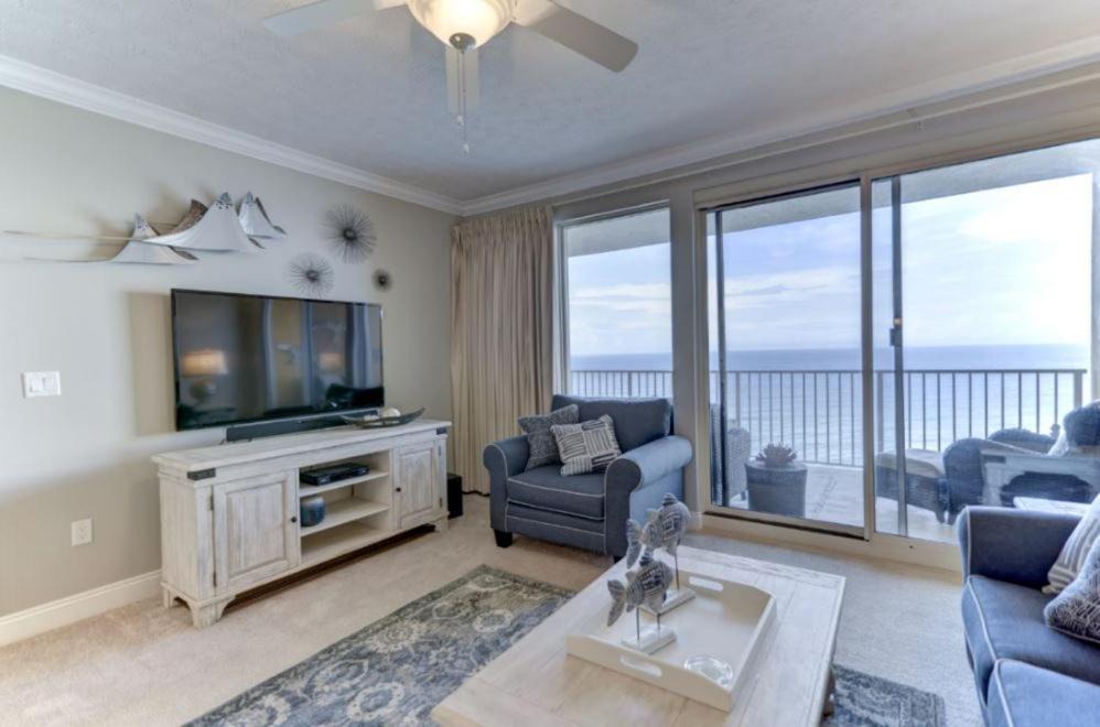 Photo of Livingroom in Lower Grand Lagoon