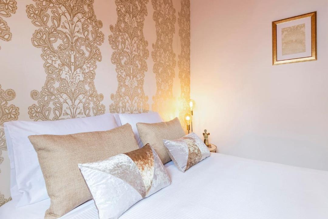 Photo of Bedroom in Linda-a-Velha