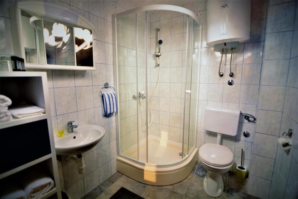 Photo of Bathroom in Kampor
