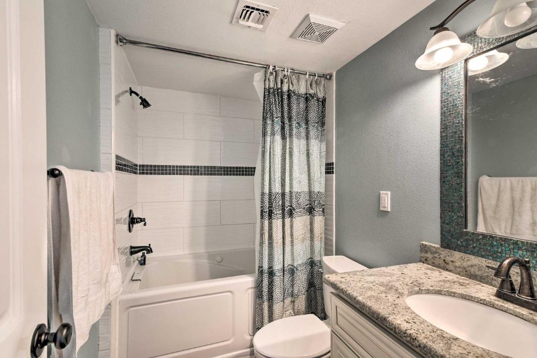 Photo of Bathroom in Galveston