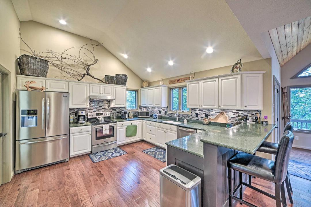 Photo of Kitchen in Roseland