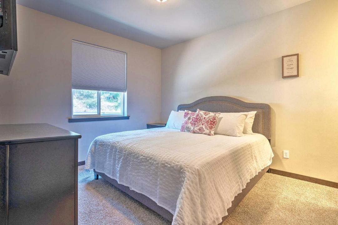 Photo of Bedroom in Wapato Point