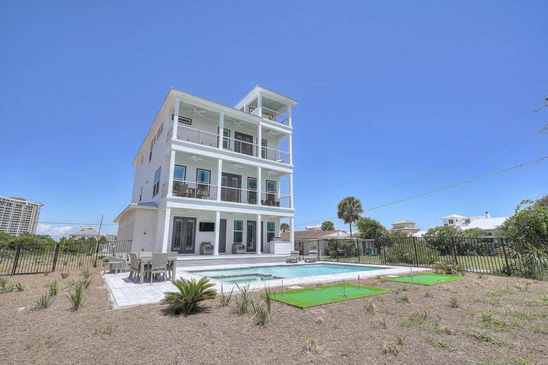 Photo of Buildings in Gulf Pines