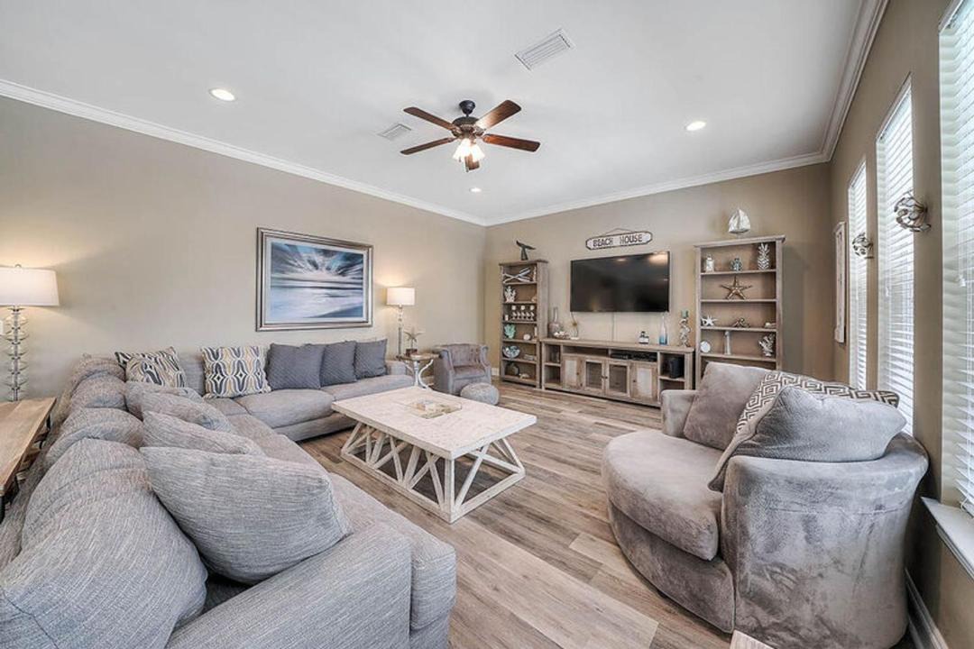 Photo of Livingroom in Frangista Beach