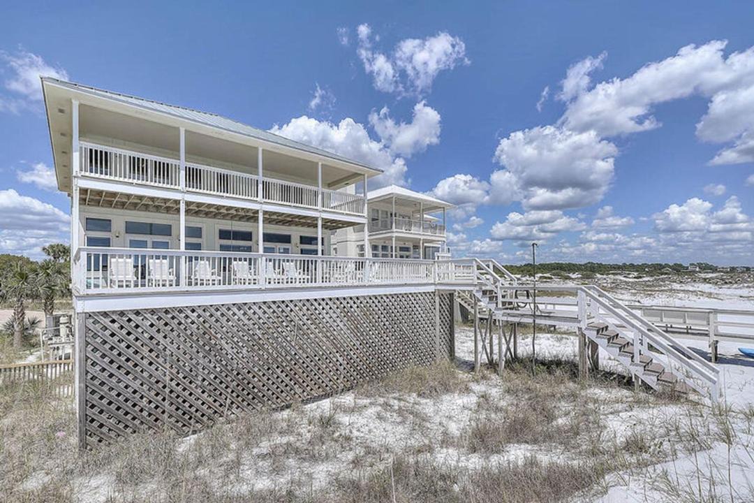 Photo of Buildings in Gulf Trace