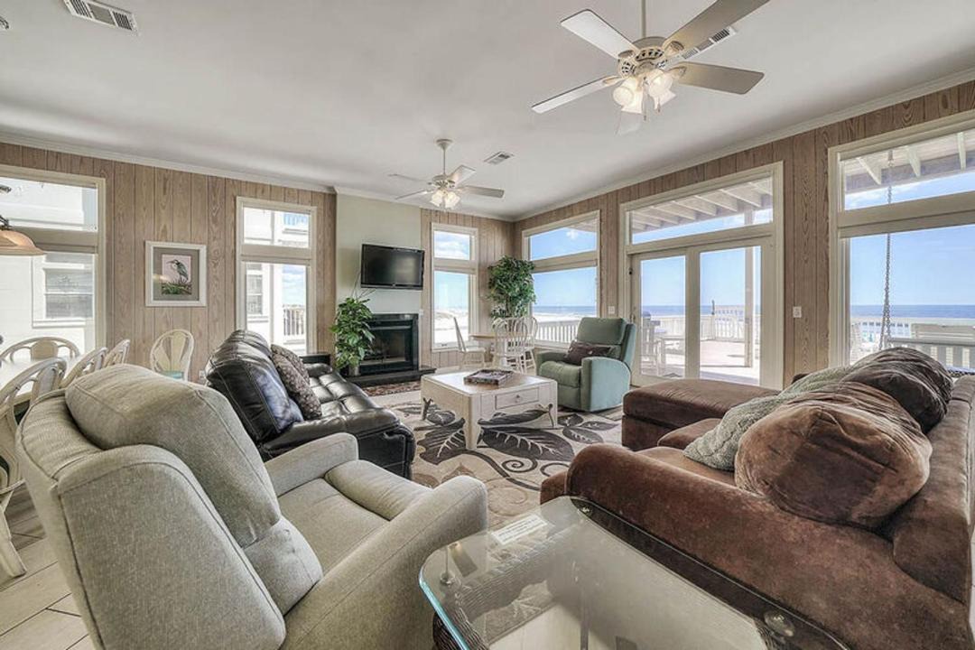 Photo of Livingroom in Gulf Trace
