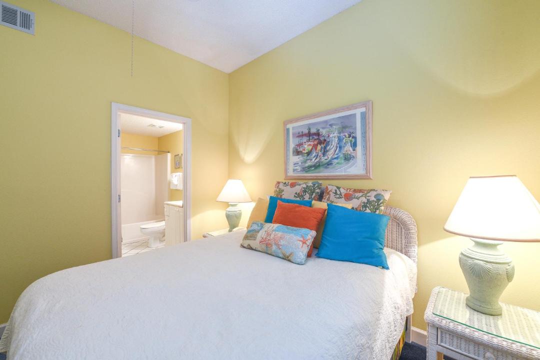 Photo of Bedroom in Gulf Place