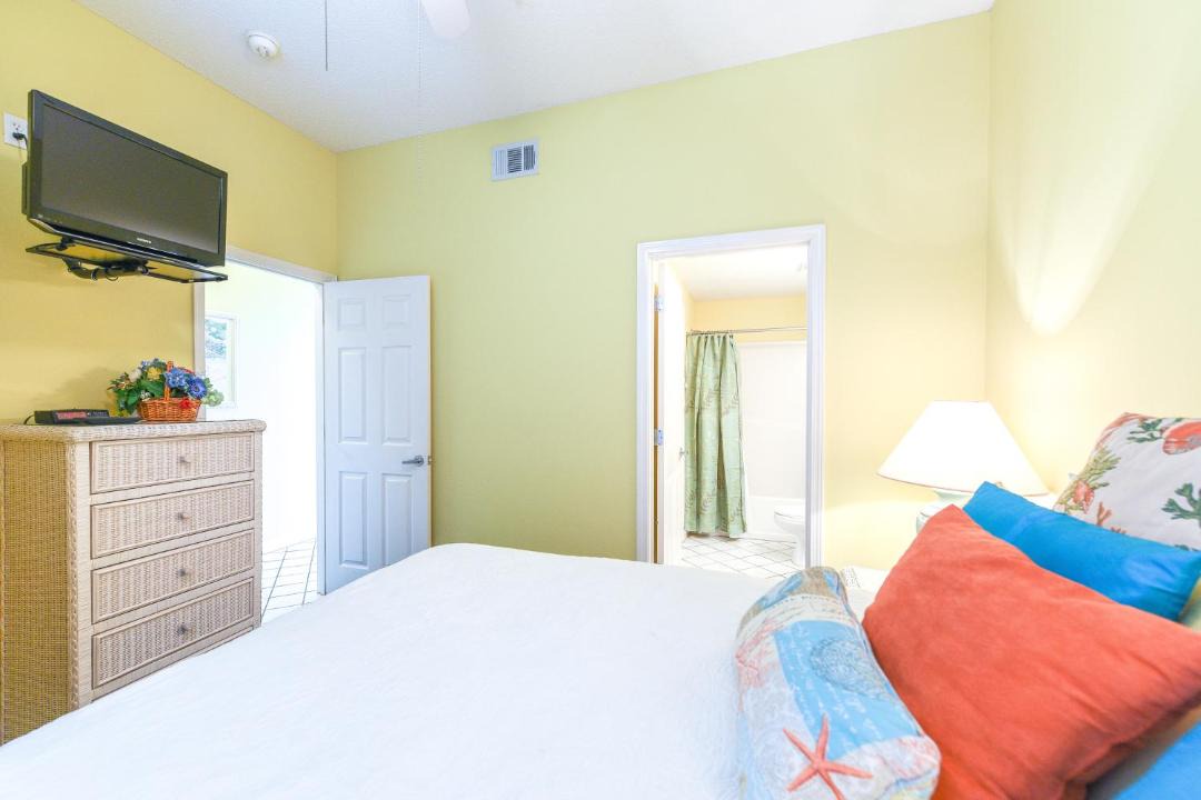Photo of Bedroom in Gulf Place