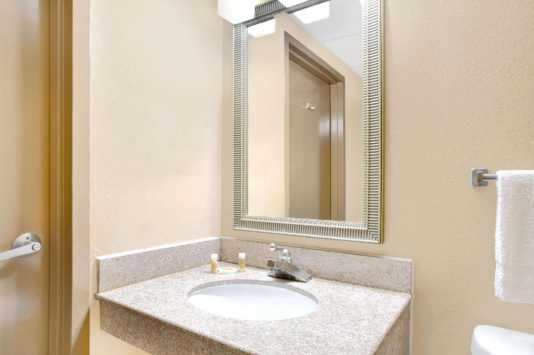Photo of Bathroom in Central Newport News