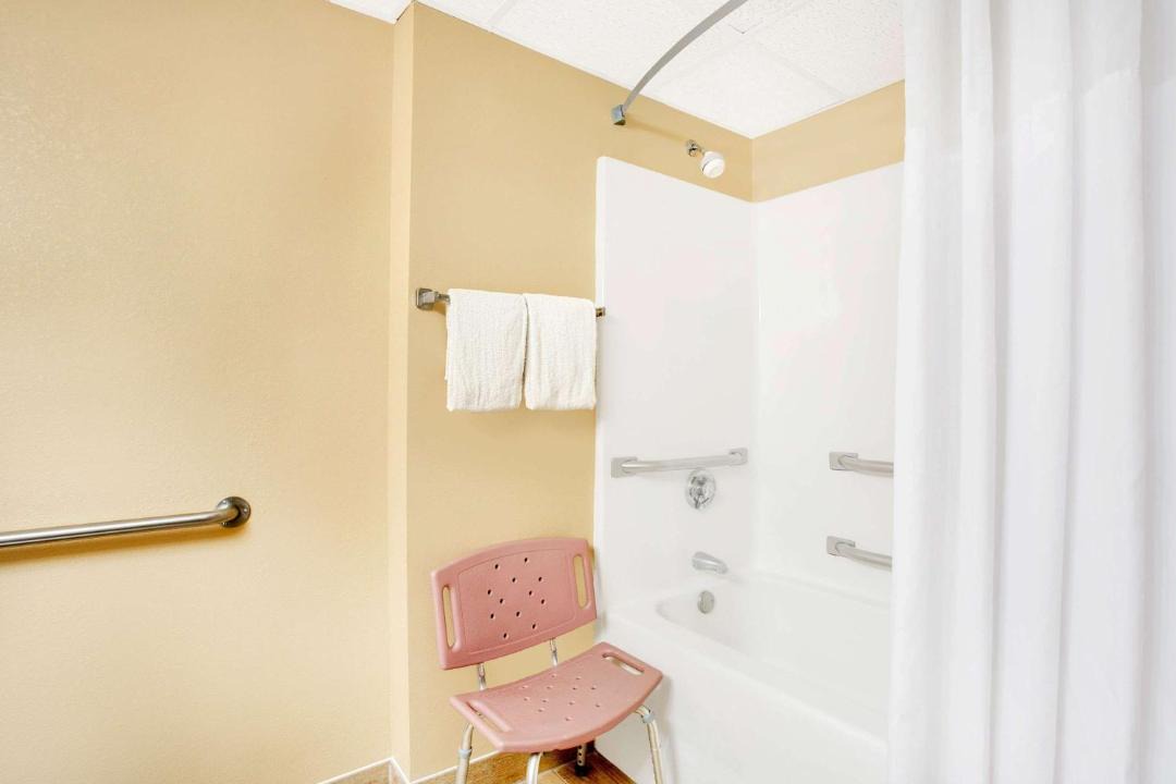 Photo of Bathroom in Central Newport News