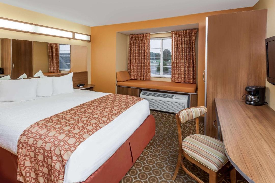 Photo of Bedroom in Roseland