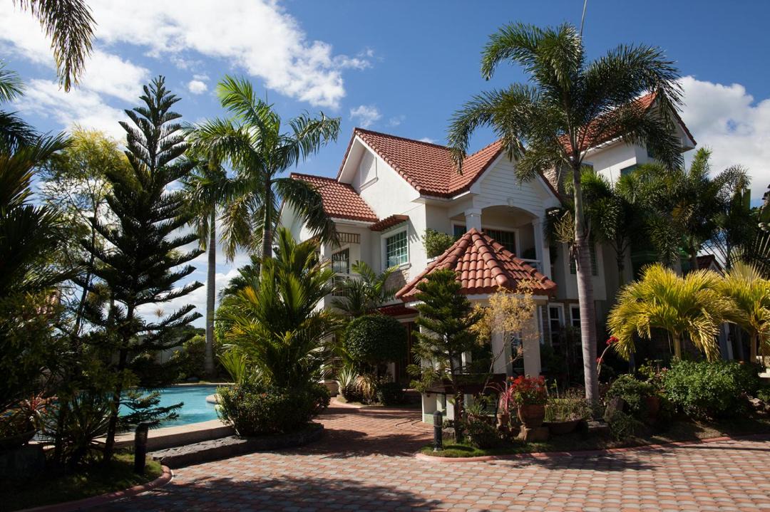 Photo of Buildings in Plaridel