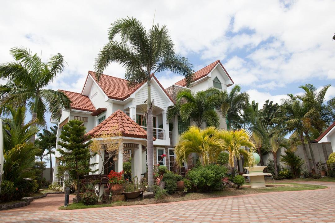 Photo of Buildings in Plaridel