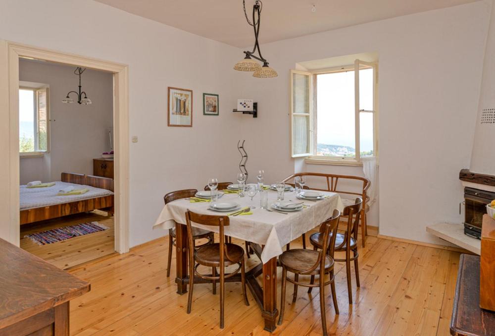 Photo of Livingroom in Pitve