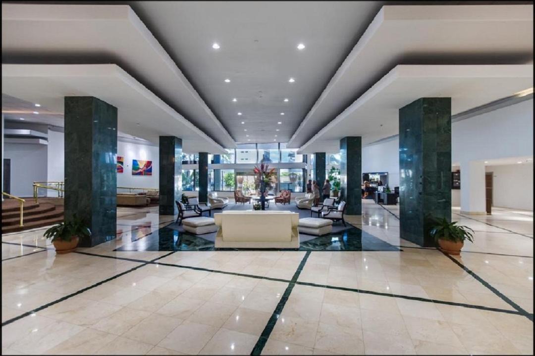 Photo of Livingroom in Mid Beach
