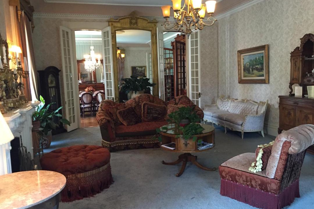 Photo of Livingroom in Saratoga Springs