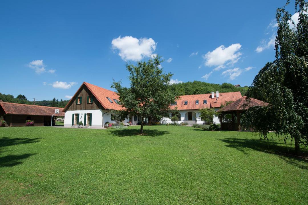 Photo of Buildings in Gemeinde Hohenbrugg-Weinberg