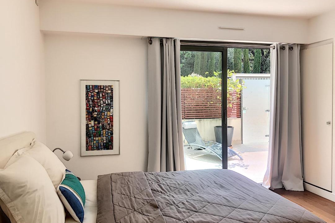Photo of Bedroom in Mont Boron