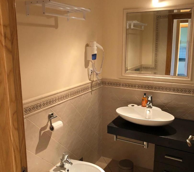 Photo of Bathroom in Guia