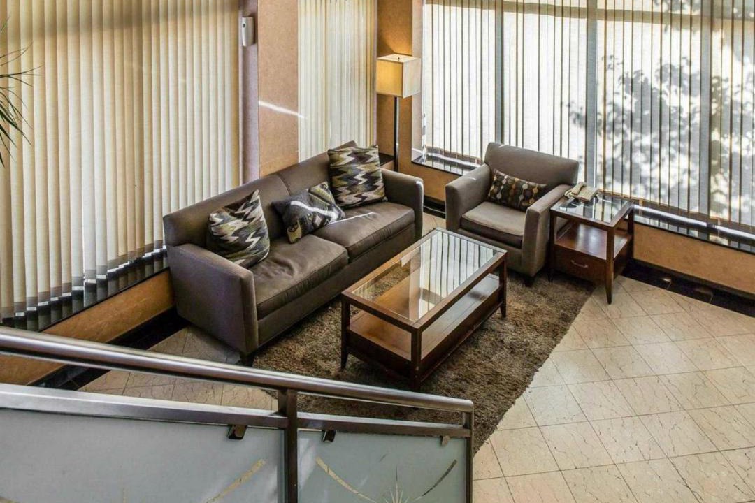 Photo of Livingroom in Hunters Point