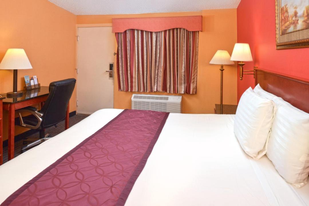 Photo of Bedroom in Nesconset