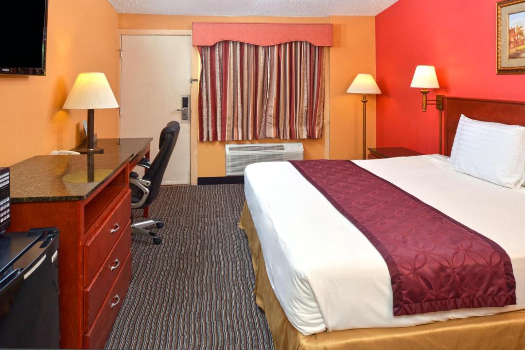 Photo of Bedroom in Nesconset