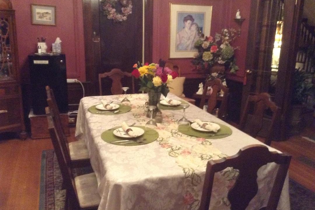 Photo of Livingroom in Downtown Niagara Falls