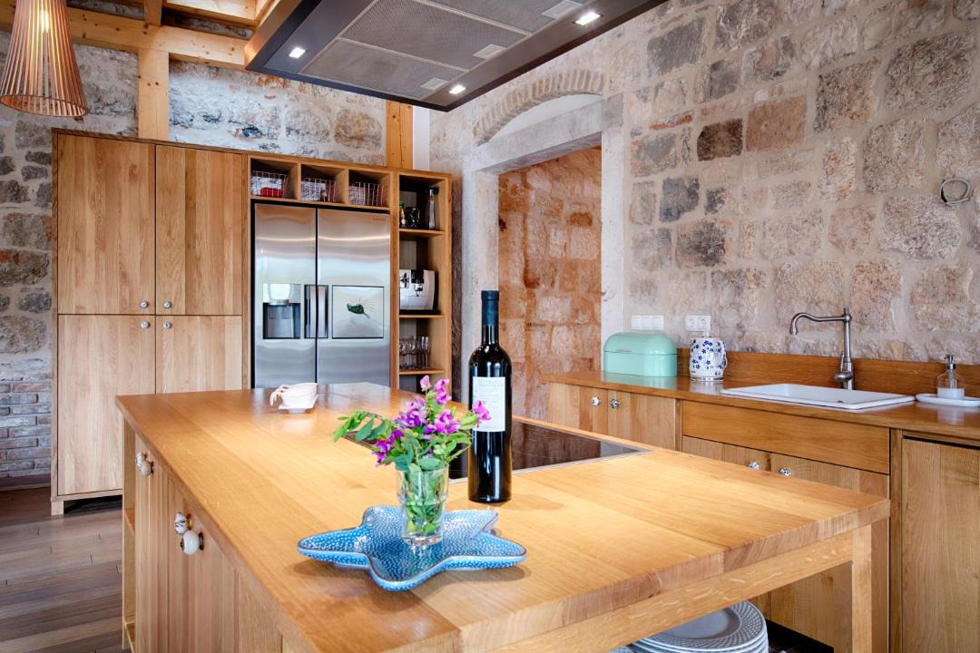 Photo of Kitchen in Cove Rogacic