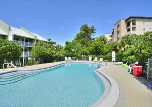 Blue Mountain Beach Townhome-Steps to Private Beach Access-Community Pool