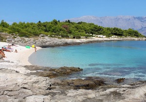 One bedroom apartment near beach Puntinak, Brač (A-12255-b)