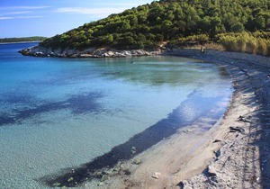One bedroom apartment with terrace and sea view Milna, Vis (A-1145-a)