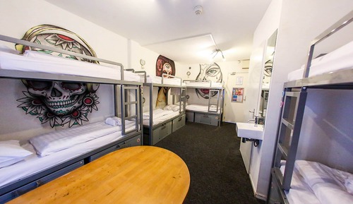 Bed in a 8-Person Mixed Dormitory Ensuite