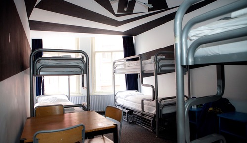 Private 6-Bed Room with Private Bathroom