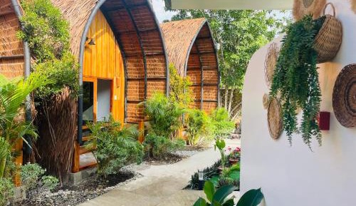 Deluxe Bungalow with Garden View