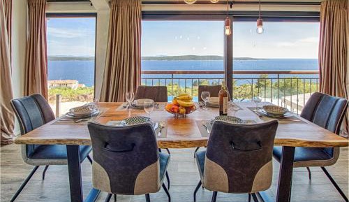Three-Bedroom Vacation Home 