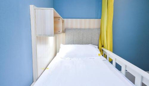 Bed in 4-Bed Male Dormitory Room   - Shared Bathroom 