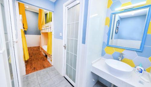 Bed in 6-Bed Female Dormitory Room  - Shared Bathroom 