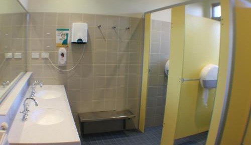 Bed in 6-Bed Mixed Dormitory with Shared Bathroom