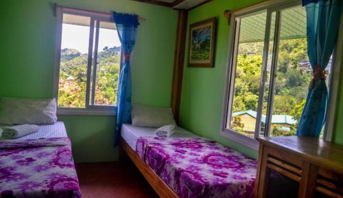 Standard Twin Room with Mountain View