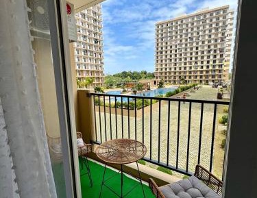 Studio with Balcony