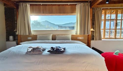 King Room with Mountain View