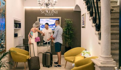 Deluxe Suite with Balcony