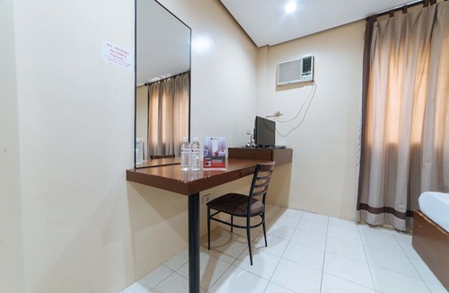 Olongapo Hotel | RedDoorz near Olongapo Bus Terminal