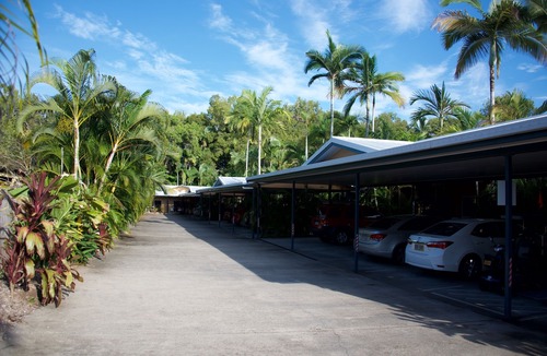 Port Douglas Hotel | Lazy Lizard Motor Inn