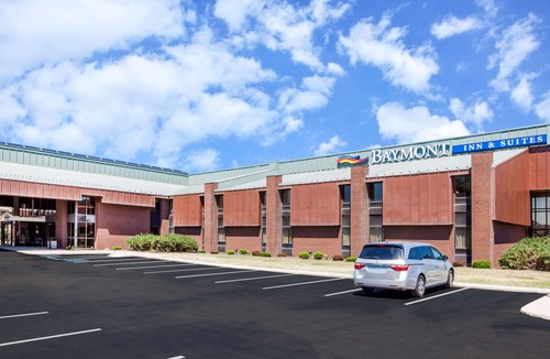 Elkhart Hotel | Baymont by Wyndham Elkhart