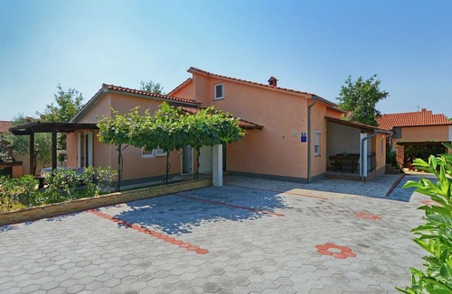 Cancini Other | Apartment for up to 5 persons near Porec with shared pool