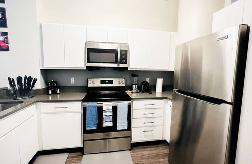 Wholesale District Apartment | Luxury 2BD 2BA with Free Parking in Downtown Indianapolis