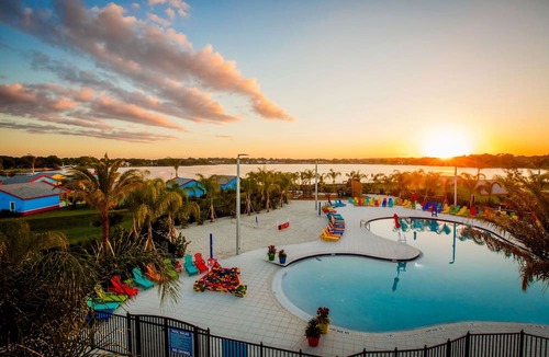 Cypress Gardens House | Theme Park at your Door Steps | Near Lake Dexter | Waterpark and Pool Access