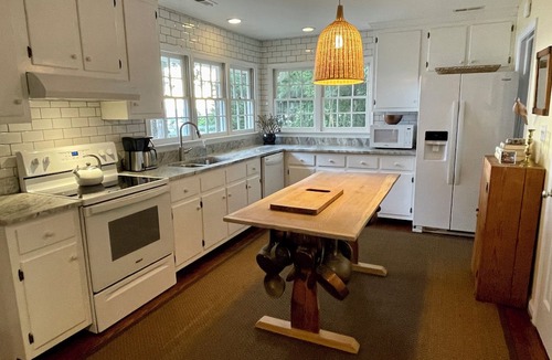 White Stone House | Best View on the Northern Neck, Tons of Privacy and a Sandy Beach!